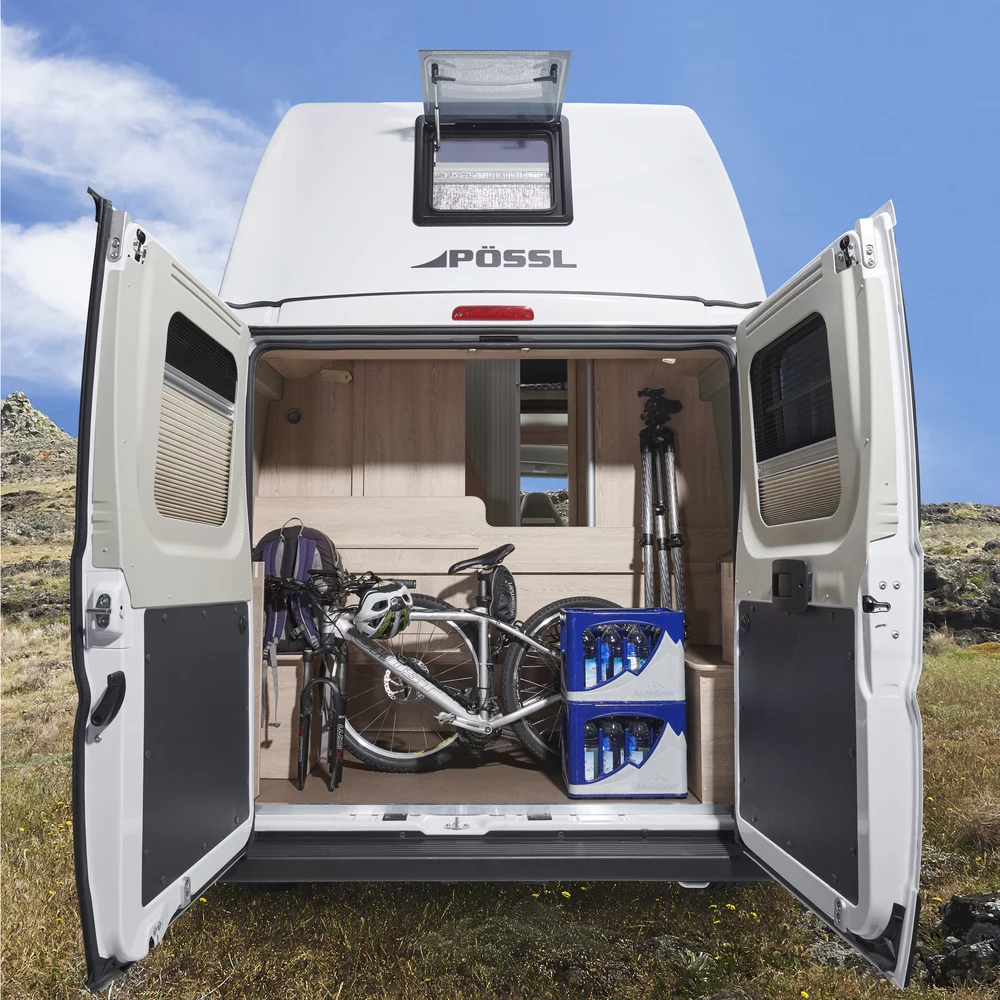 Opbergruimte voor camping en hobby spullen in de Pössl H-line modellen