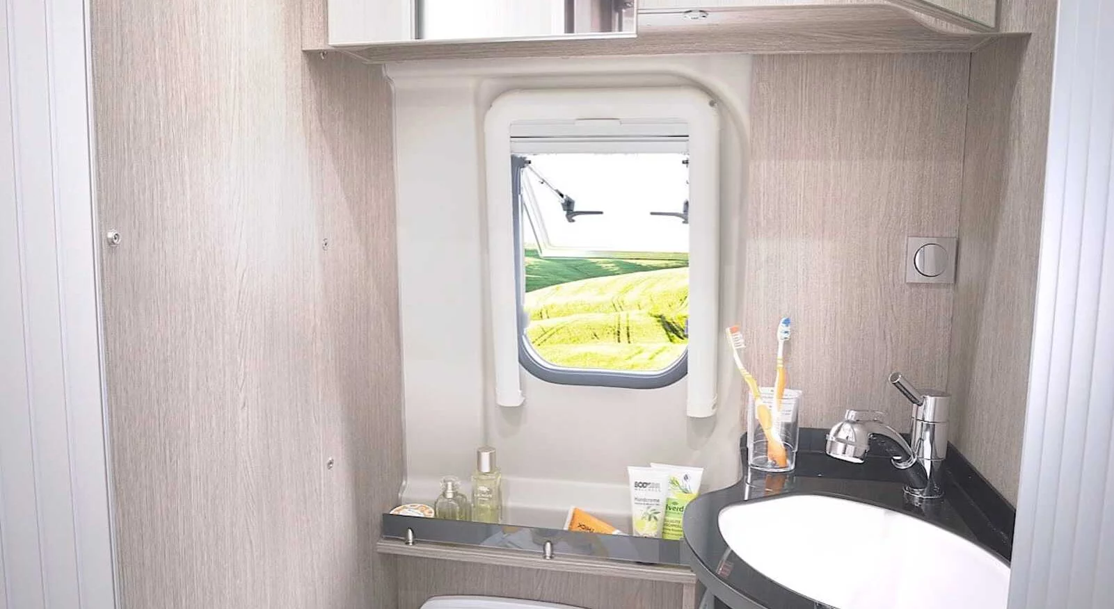 De badkamer in de Roadcruiser Revolution