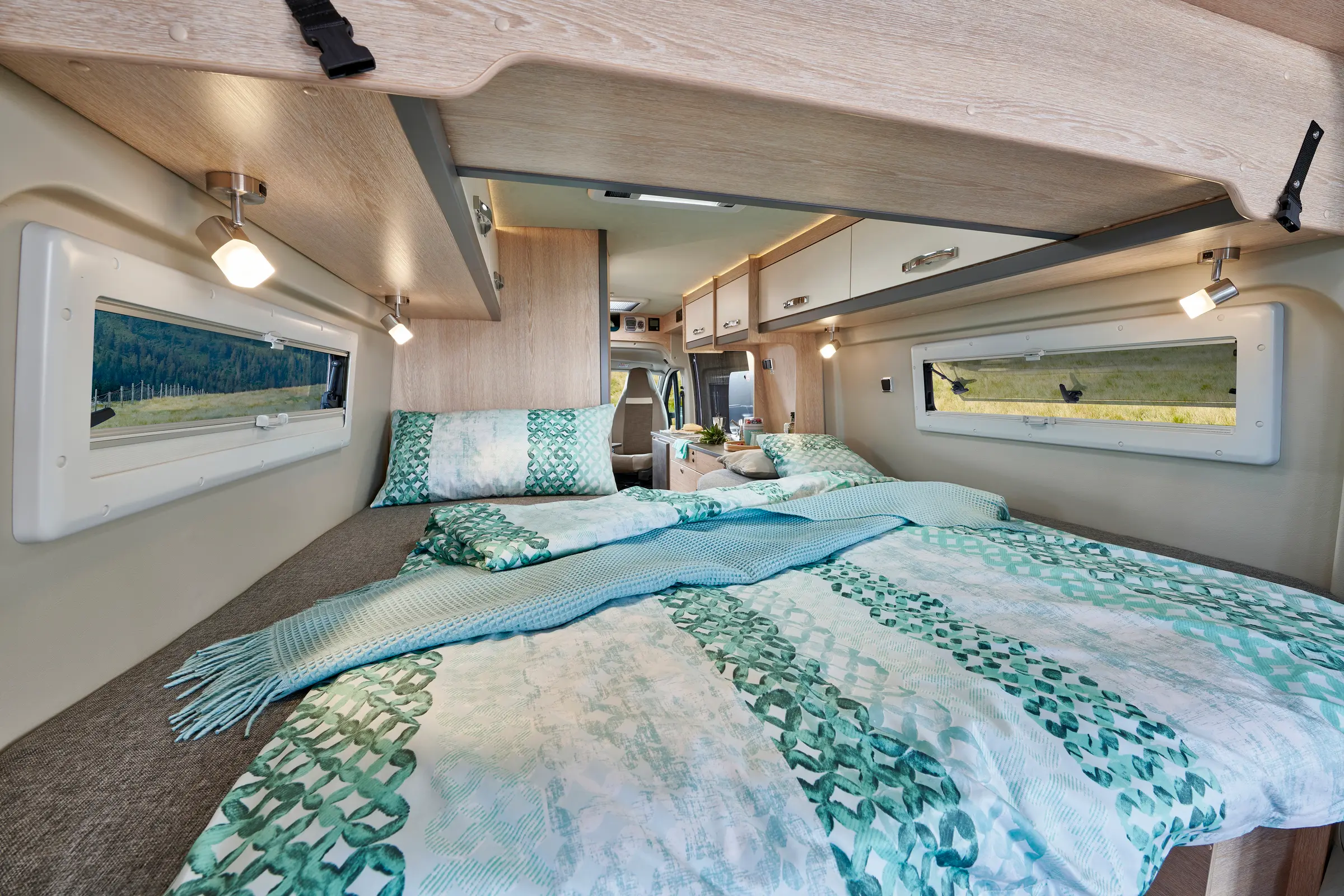 Possl Summit 600 L bed in de lengte Possl Summit 600 L bed in de lengte