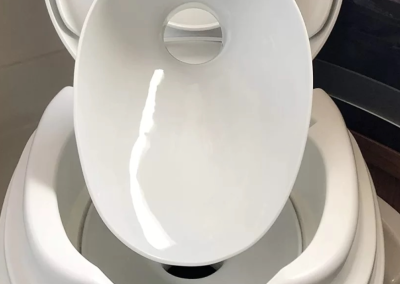 Thetford Twusch in het toilet van de Pössl Roadcruiser
