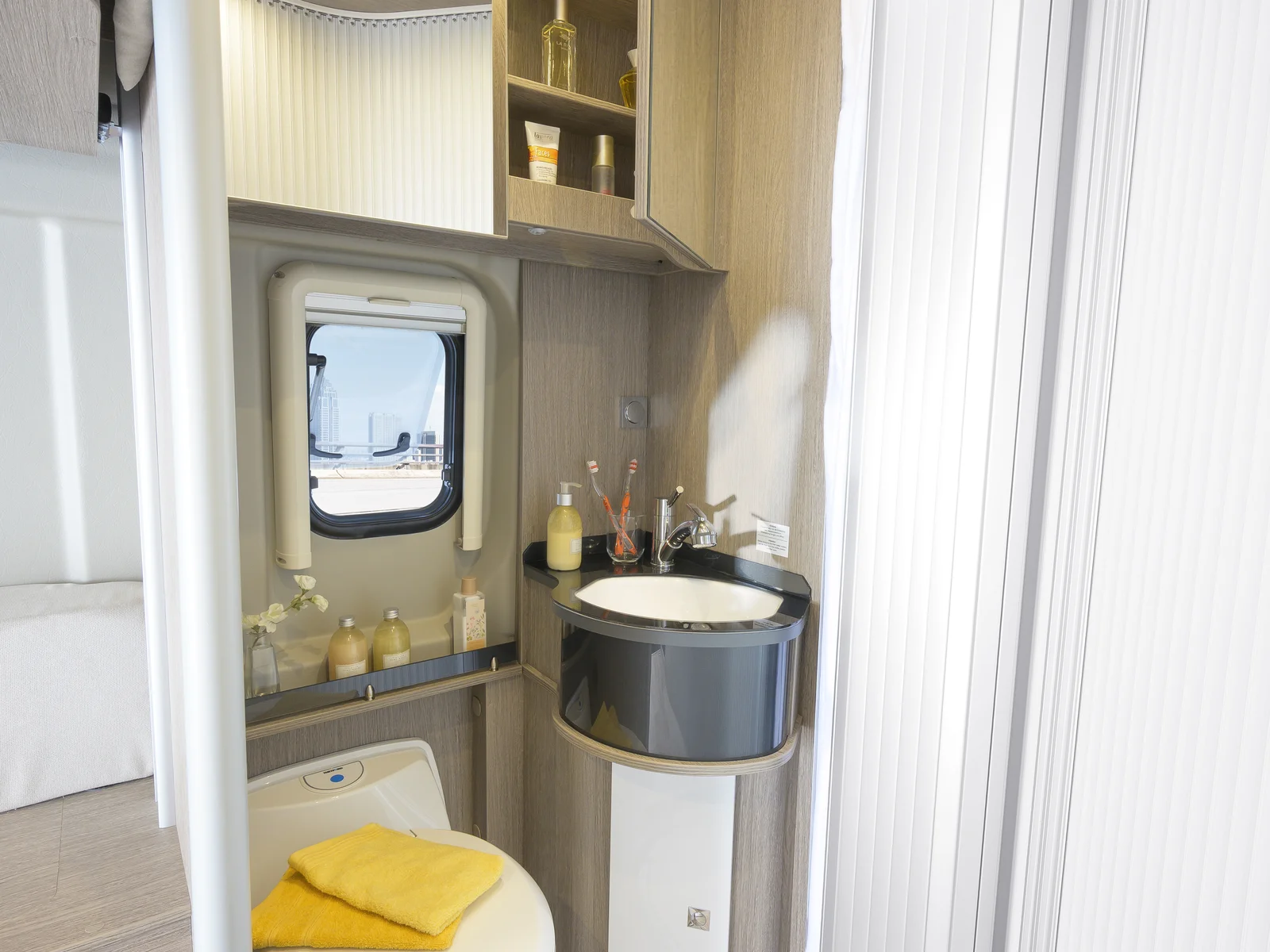 De badkamer in de Roadcruiser Revolution