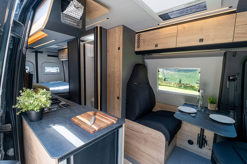 roadstar-xl-evo-binnen Het interieur in de Roadstar XL Evo