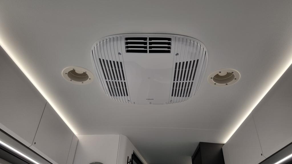 adria-twin-sports-640-sgx-15