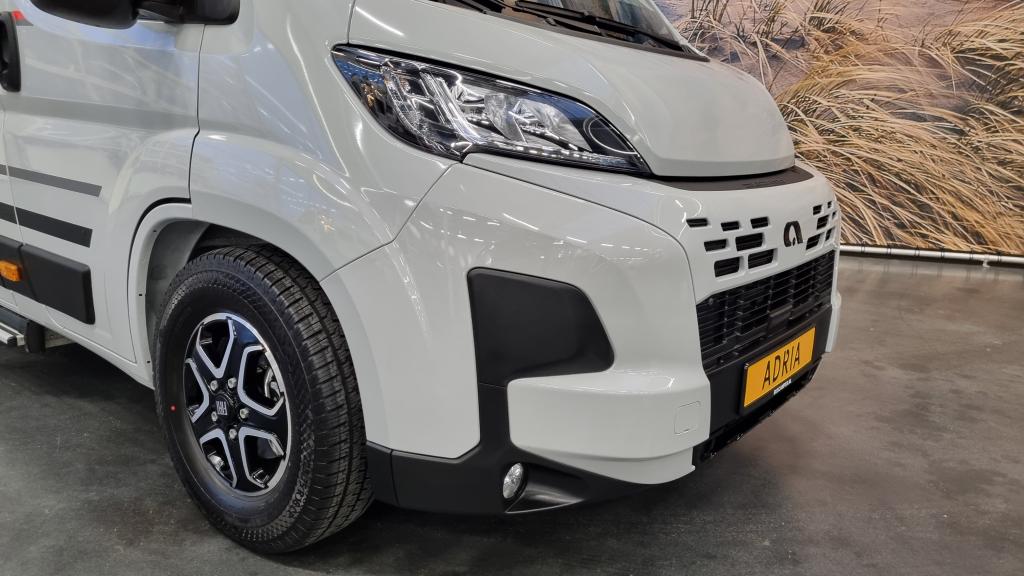 adria-twin-sports-640-sgx-25