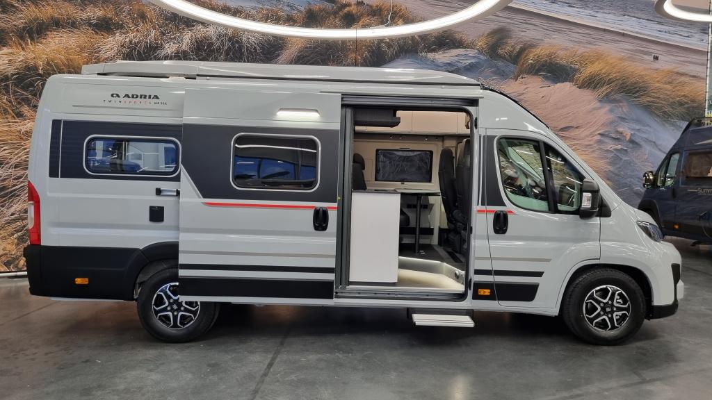 adria-twin-sports-640-sgx-27