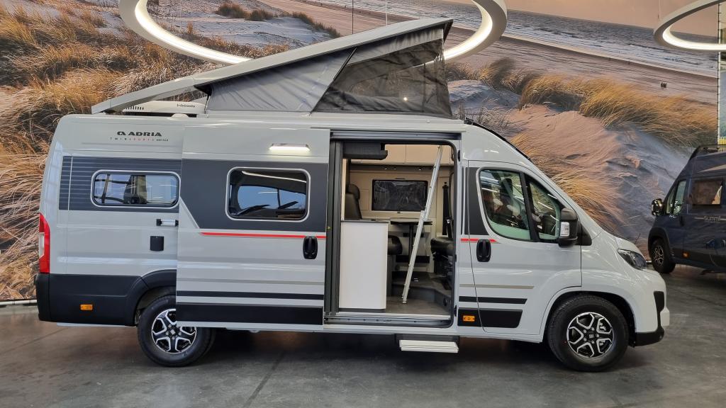 adria-twin-sports-640-sgx-28