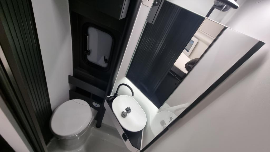 adria-twin-supreme-640-slb-6