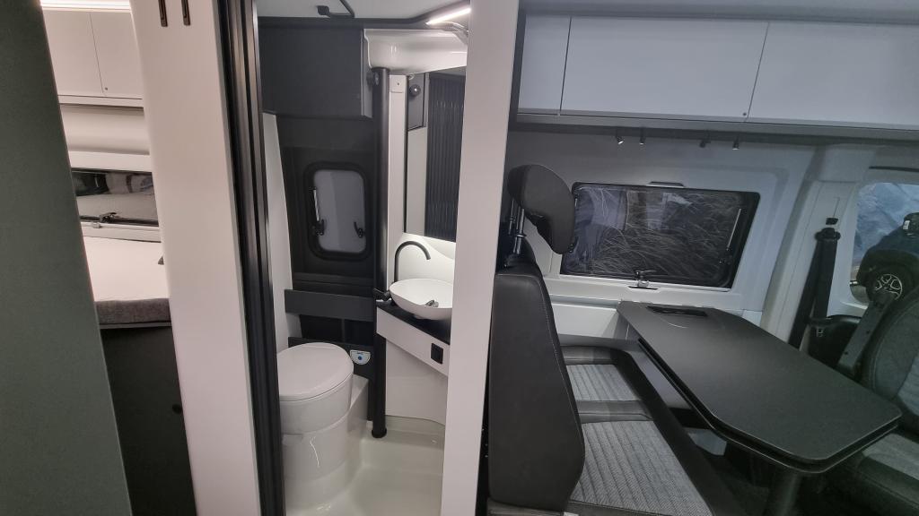 adria-twin-supreme-640-slb-8