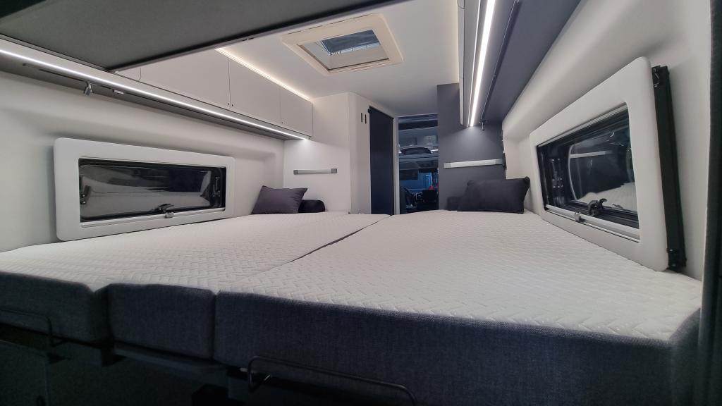 adria-twin-supreme-640-slb-14