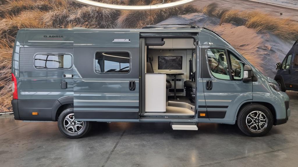 adria-twin-supreme-640-slb-21