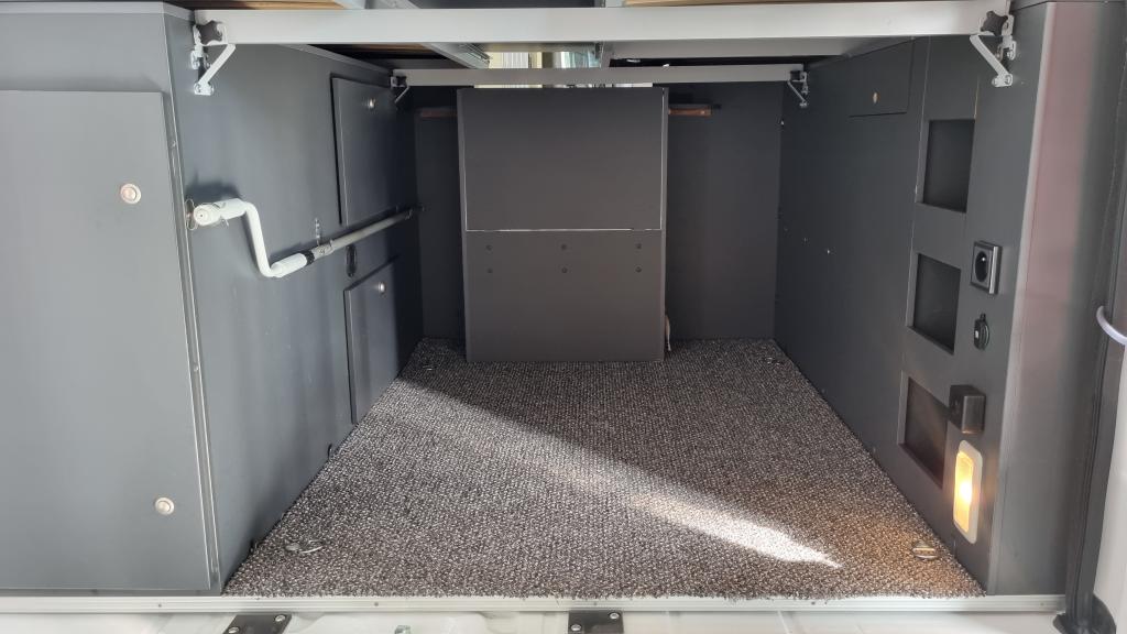 adria-twin-supreme-640-slb-12