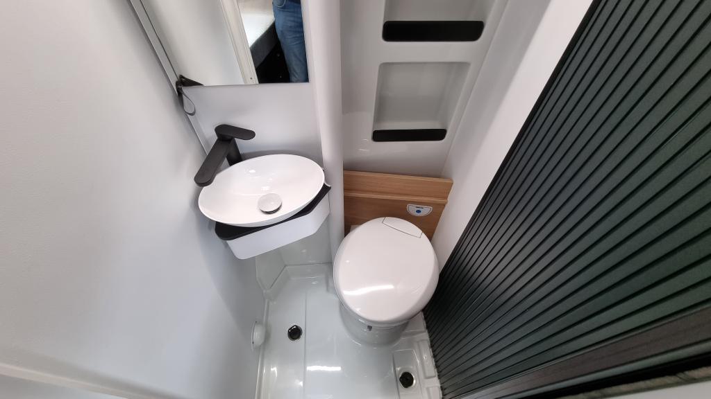 adria-twin-540-spb-17