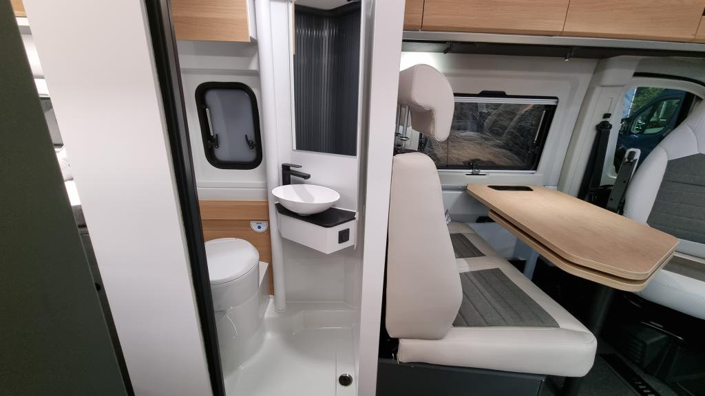 adria-twin-640-slb-60-year-5