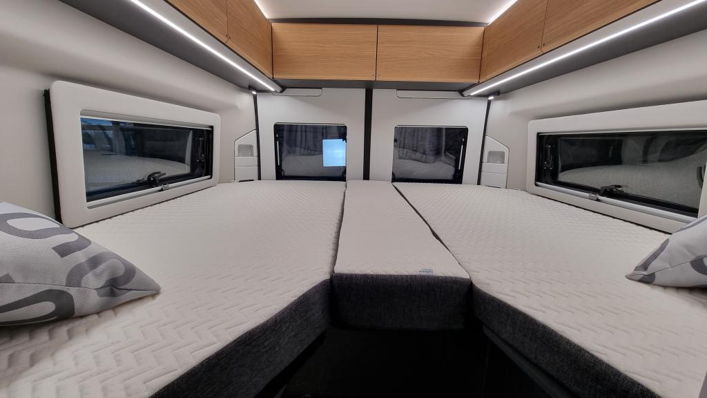 adria-twin-640-slb-60-year-7