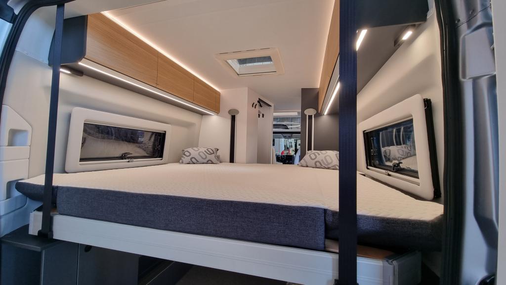 adria-twin-640-sgx-60-year-12