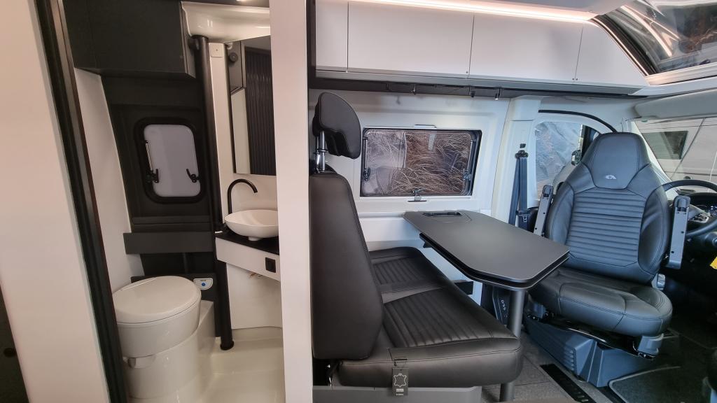 adria-twin-supreme-640-slb-5