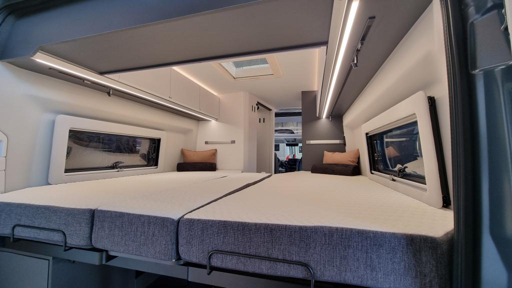 adria-twin-supreme-640-slb-13