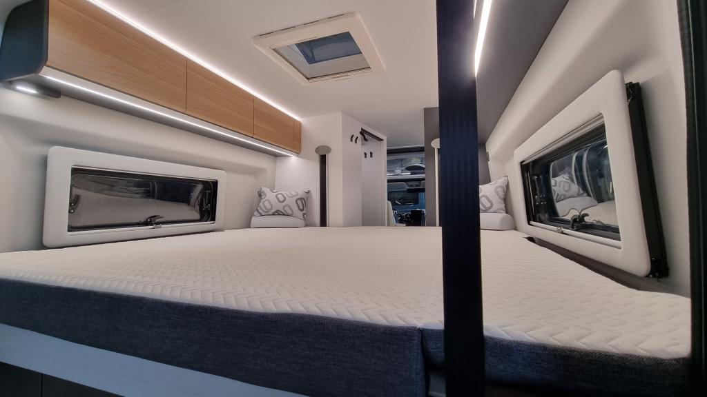adria-twin-640-sgx-60-year-12