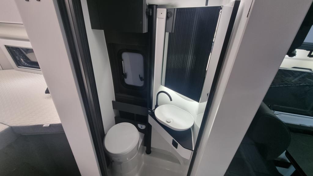 adria-twin-supreme-640-slb-6