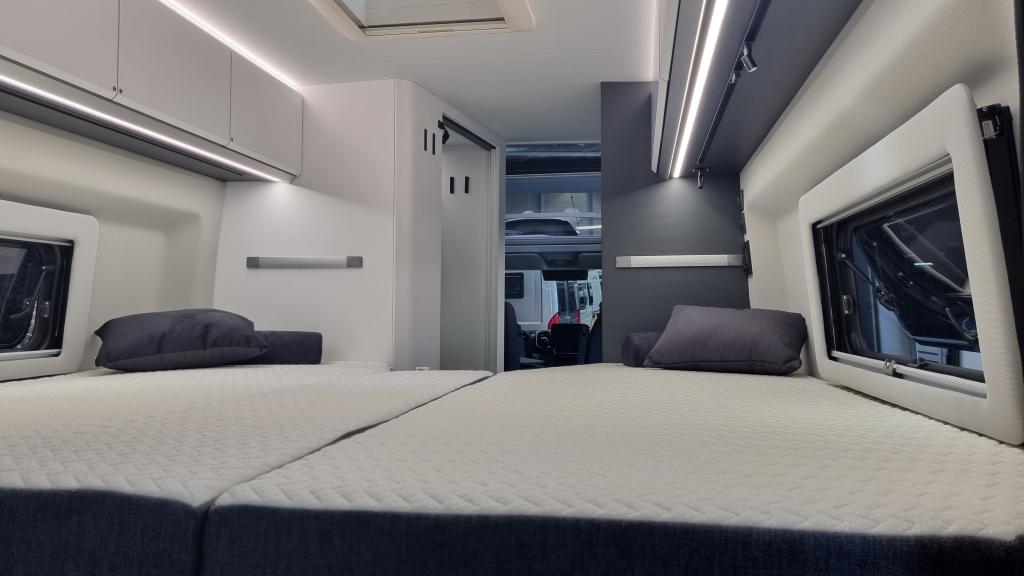 adria-twin-supreme-640-slb-14