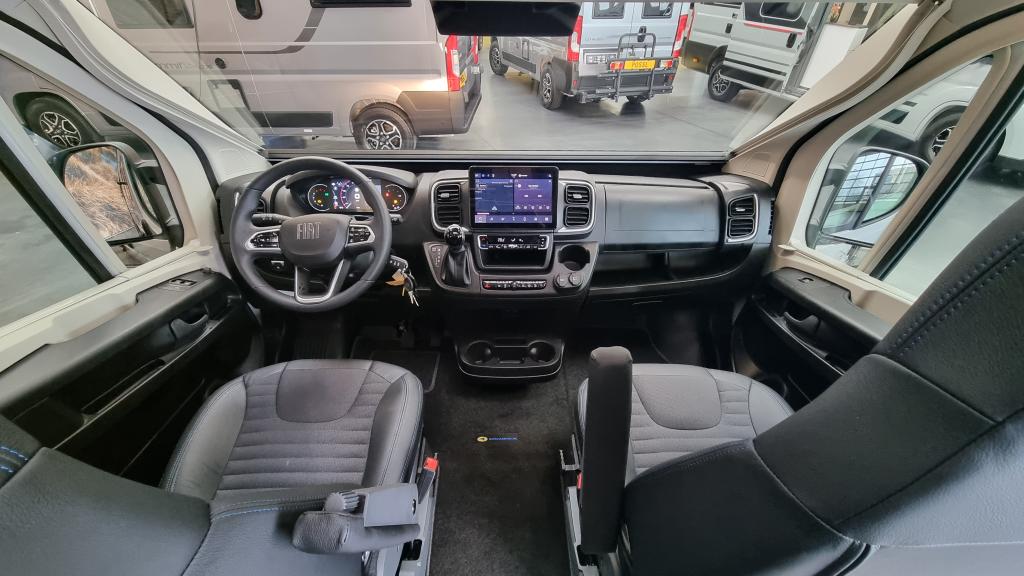 adria-twin-supreme-640-slb-17