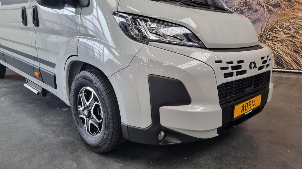 adria-twin-supreme-640-slb-23