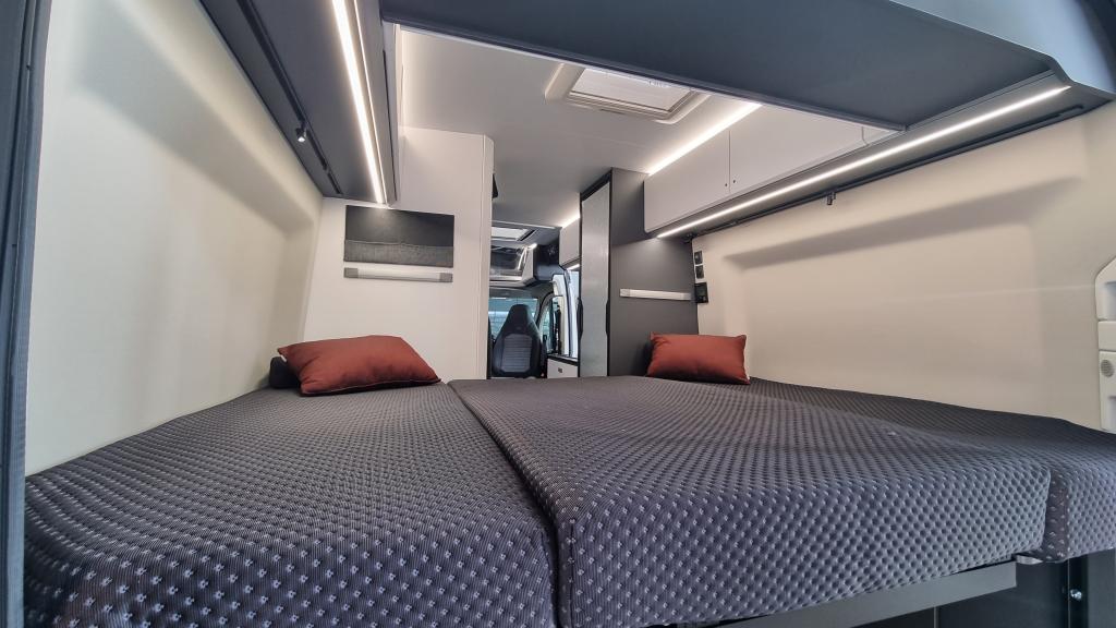 adria-twin-supreme-600-spb-11