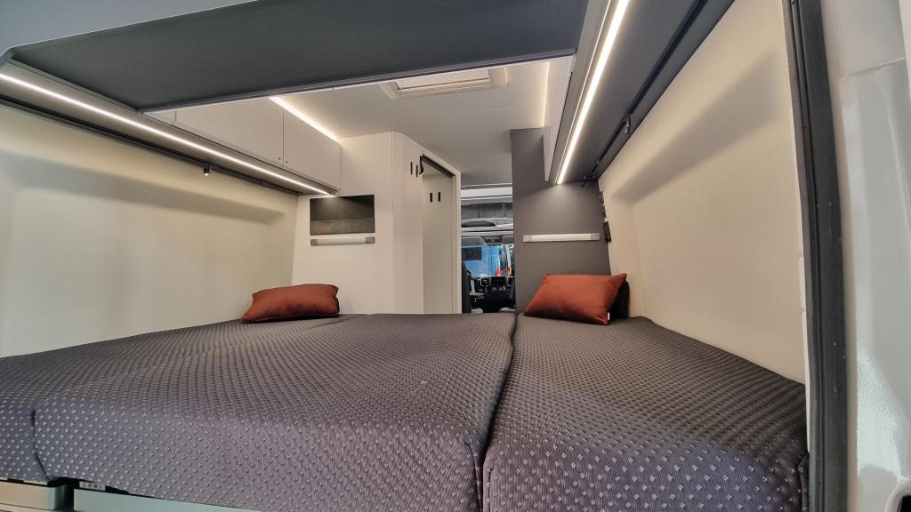 adria-twin-supreme-600-spb-12