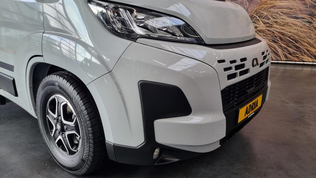 adria-twin-supreme-600-spb-19