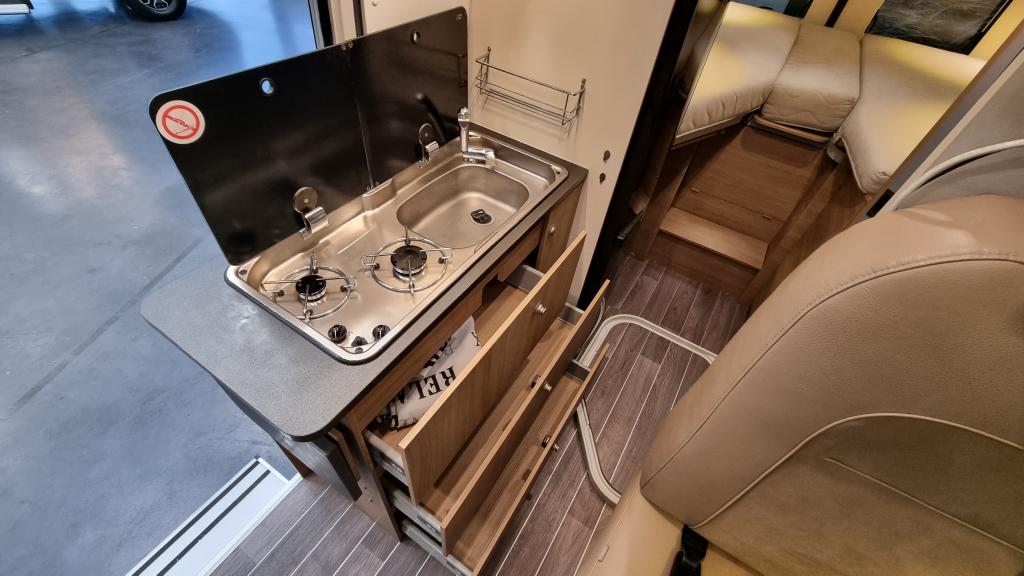 adria-twin-640-slx-buscamper-4