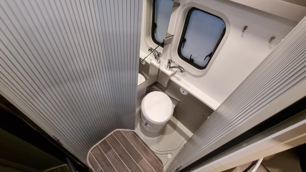 adria-twin-640-slx-buscamper-6