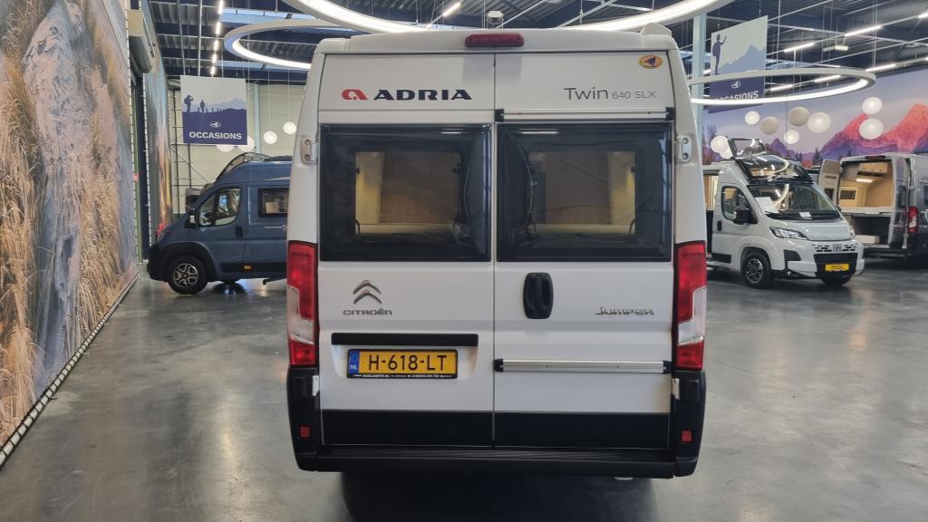 adria-twin-640-slx-buscamper-8