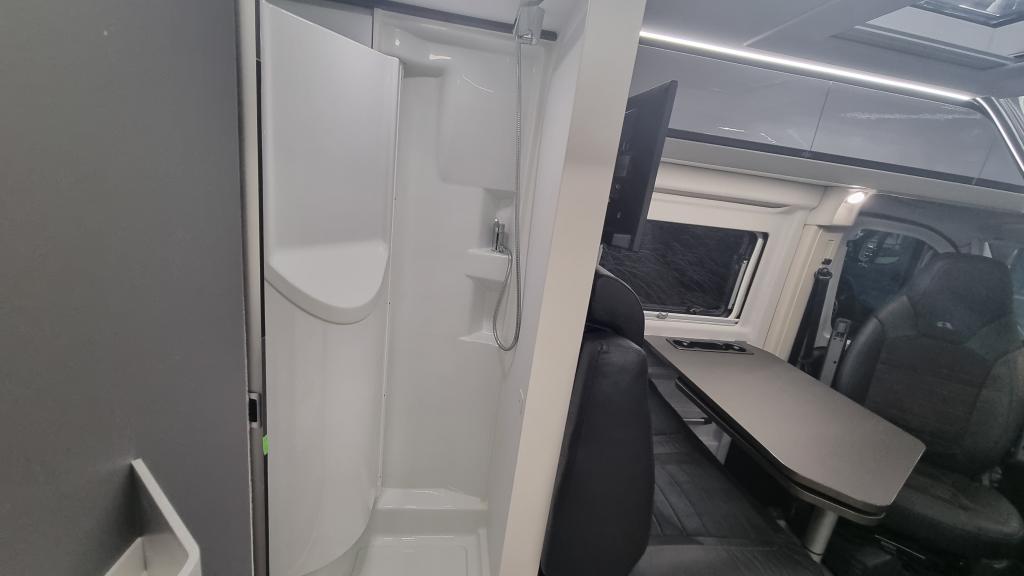 adria-twin-supreme-640-slb-6