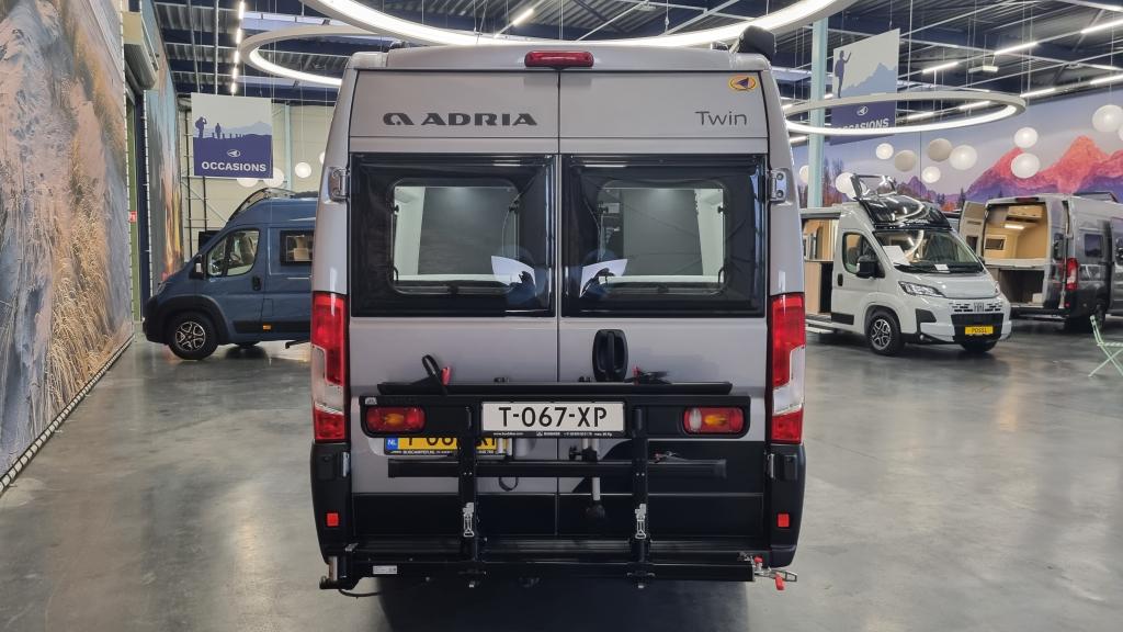 adria-twin-supreme-640-slb-9