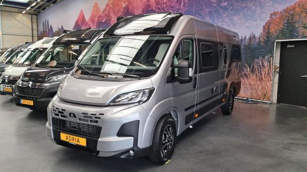 adria-twin-640-slb-60-year-3
