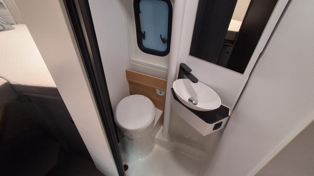 adria-twin-640-slb-60-year-8