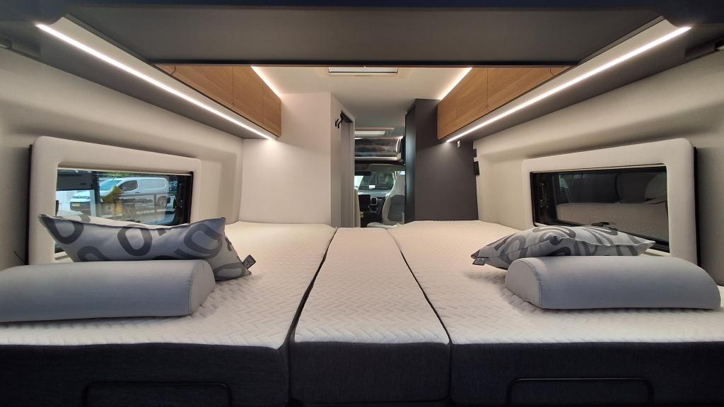 adria-twin-640-slb-60-year-12