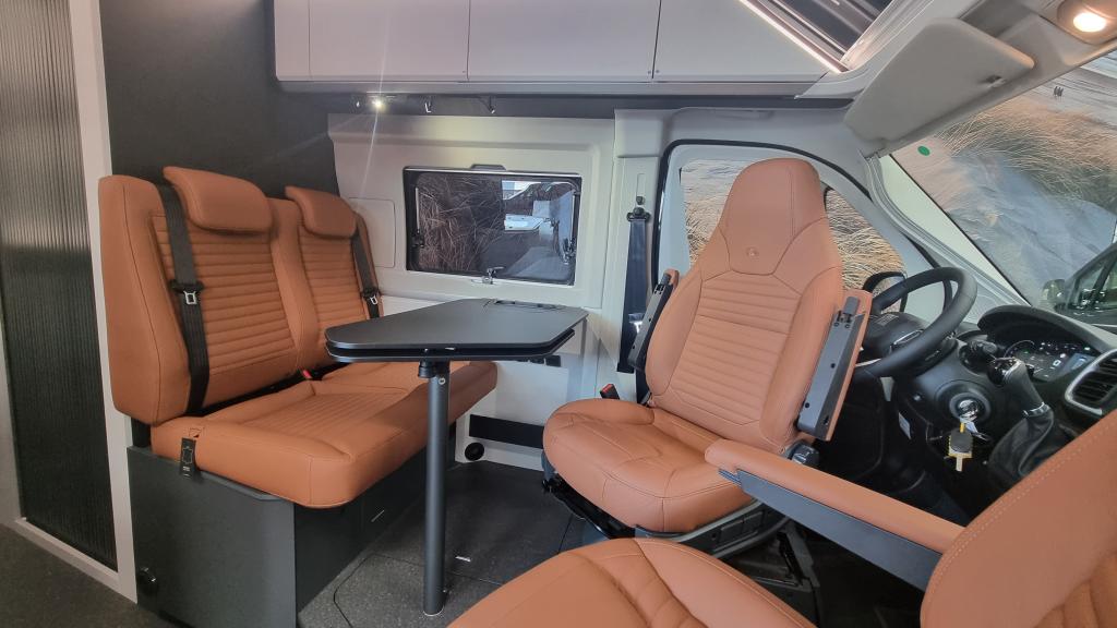 adria-twin-supreme-640-sgx-poptop-roof-2