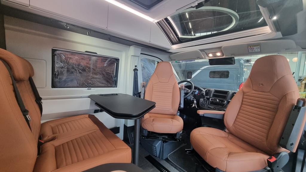 adria-twin-supreme-640-sgx-poptop-roof-3