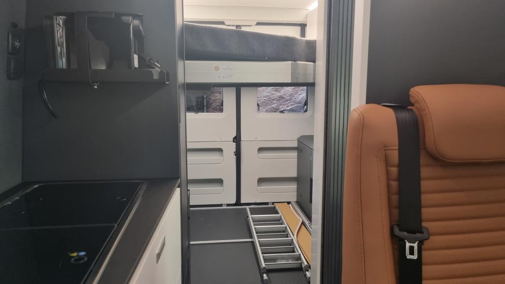 adria-twin-supreme-640-sgx-poptop-roof-10