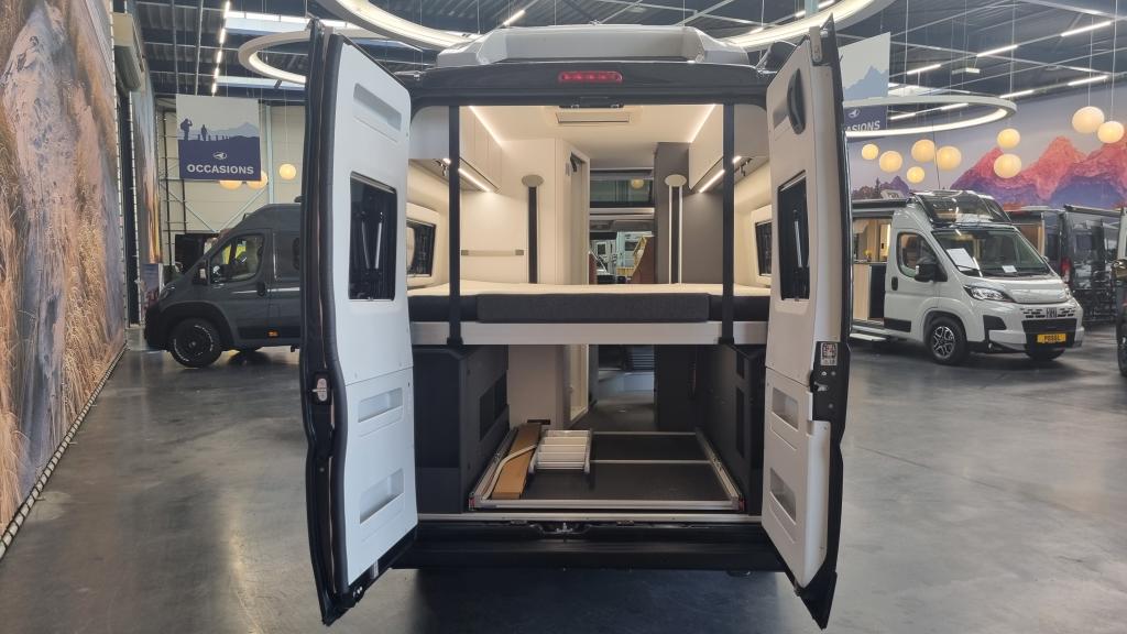 adria-twin-supreme-640-sgx-poptop-roof-12