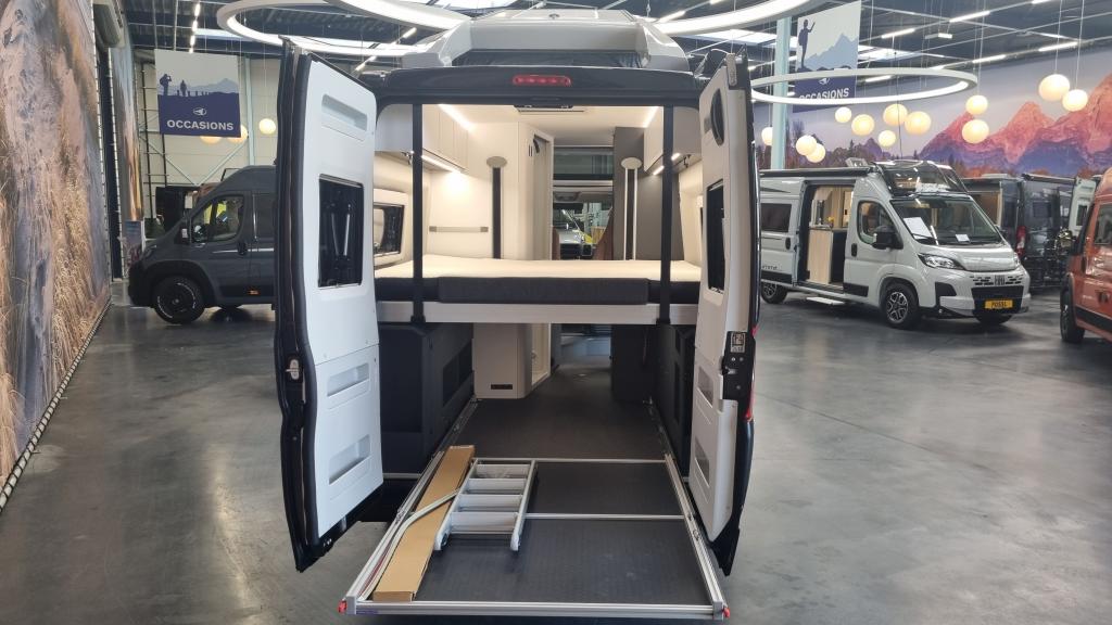 adria-twin-supreme-640-sgx-poptop-roof-14