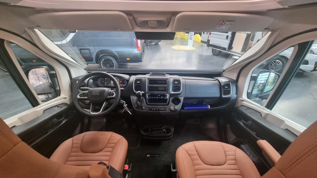 adria-twin-supreme-640-sgx-poptop-roof-17