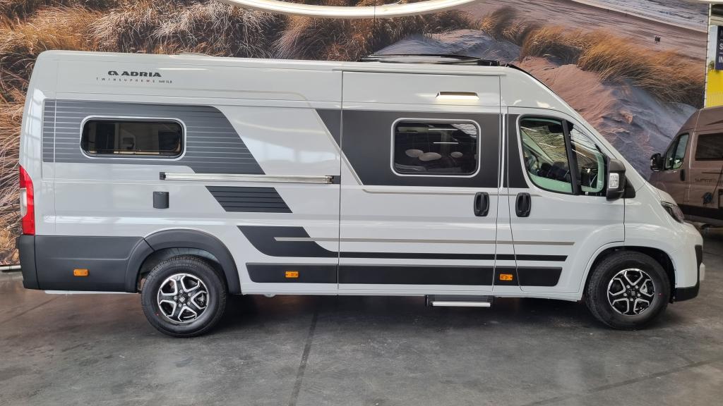 adria-twin-supreme-640-slb-24