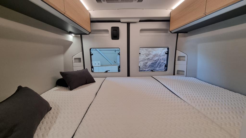 adria-twin-600-spb-8