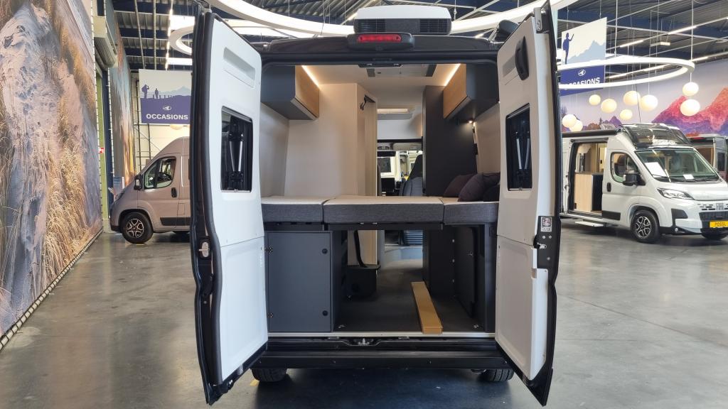 adria-twin-600-spb-12