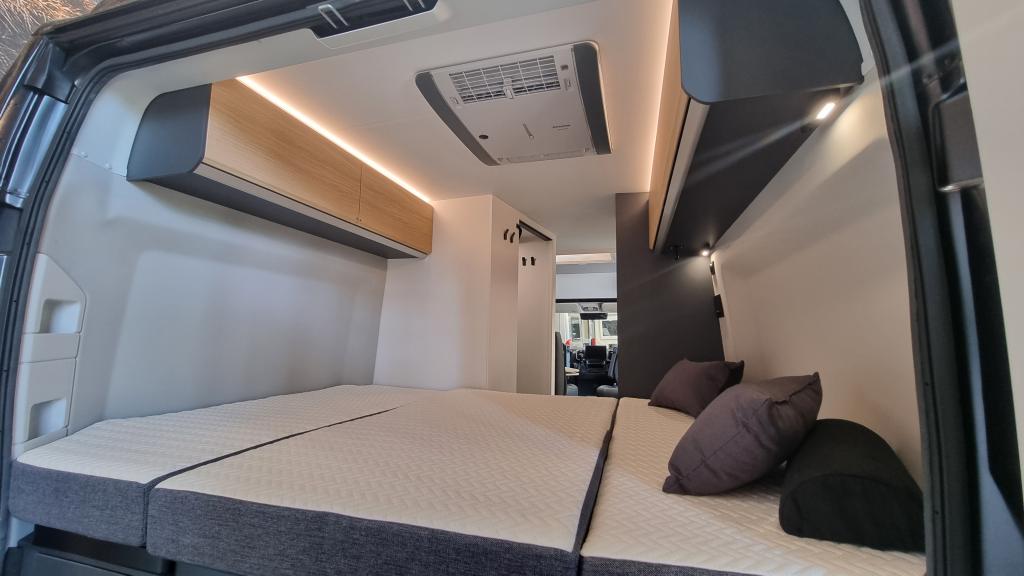 adria-twin-600-spb-13
