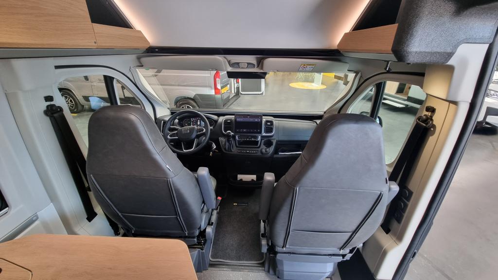 adria-twin-600-spb-15